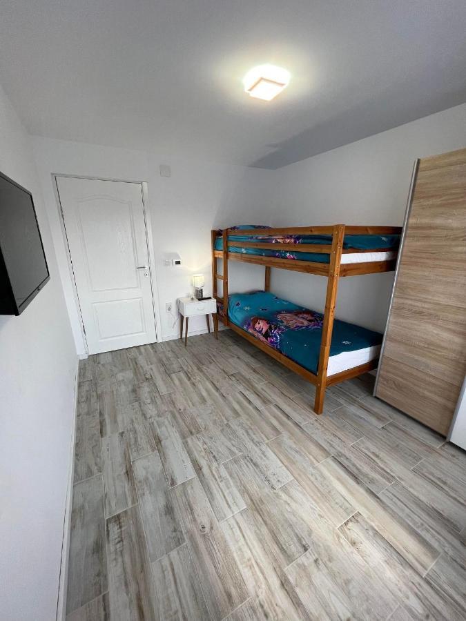 Luxurious Apartment With 3 Rooms And 2 Bathrooms In Corabia 外观 照片
