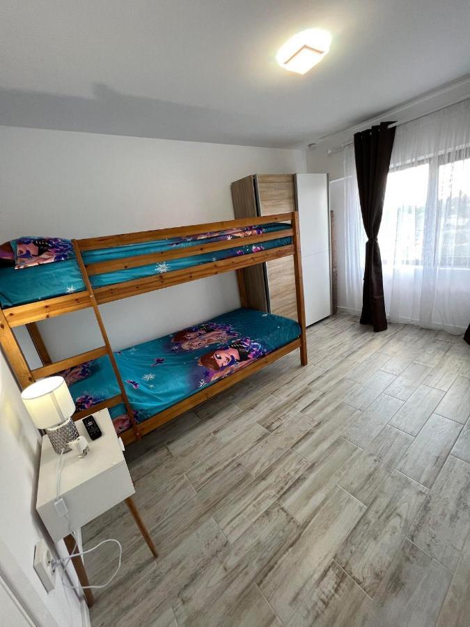 Luxurious Apartment With 3 Rooms And 2 Bathrooms In Corabia 外观 照片